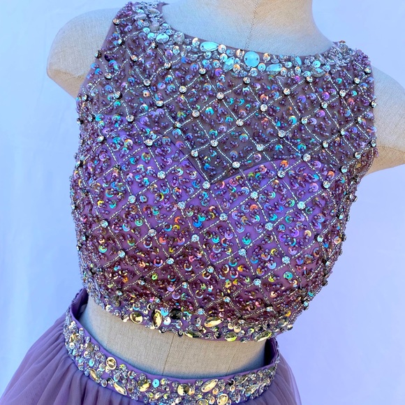 Two piece purple formal wear - Picture 4 of 7